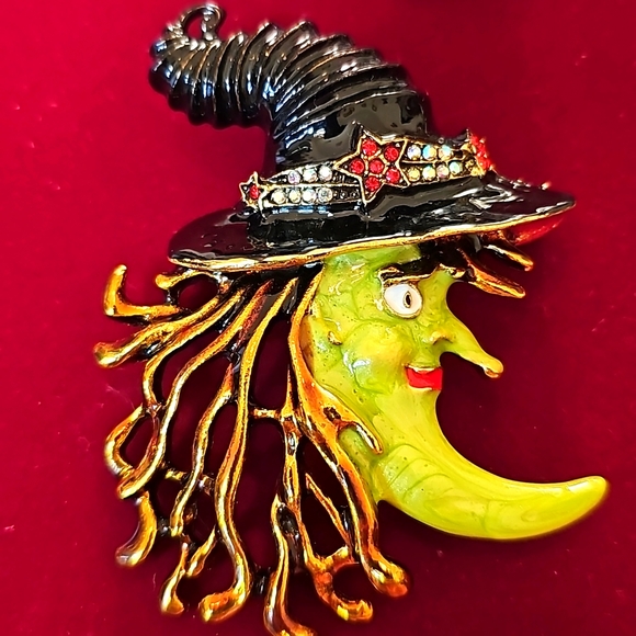 Kirk's Folly Witchy Pooh Halloween Brooch - Picture 2 of 6